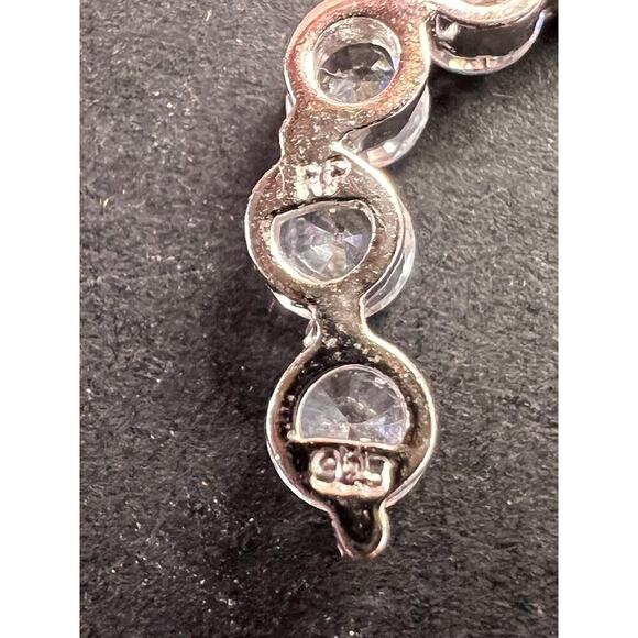 Curvy CZ earrings in 925 sterling silver - Picture 7 of 7